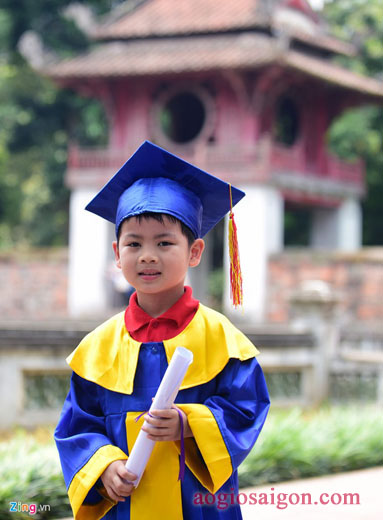 Áo tốt nghiệp mầm non