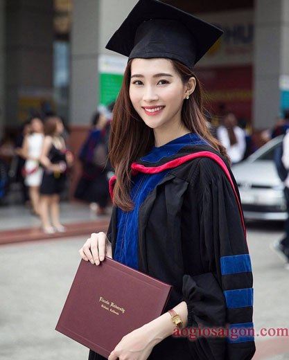 May áo tốt nghiệp cử nhân